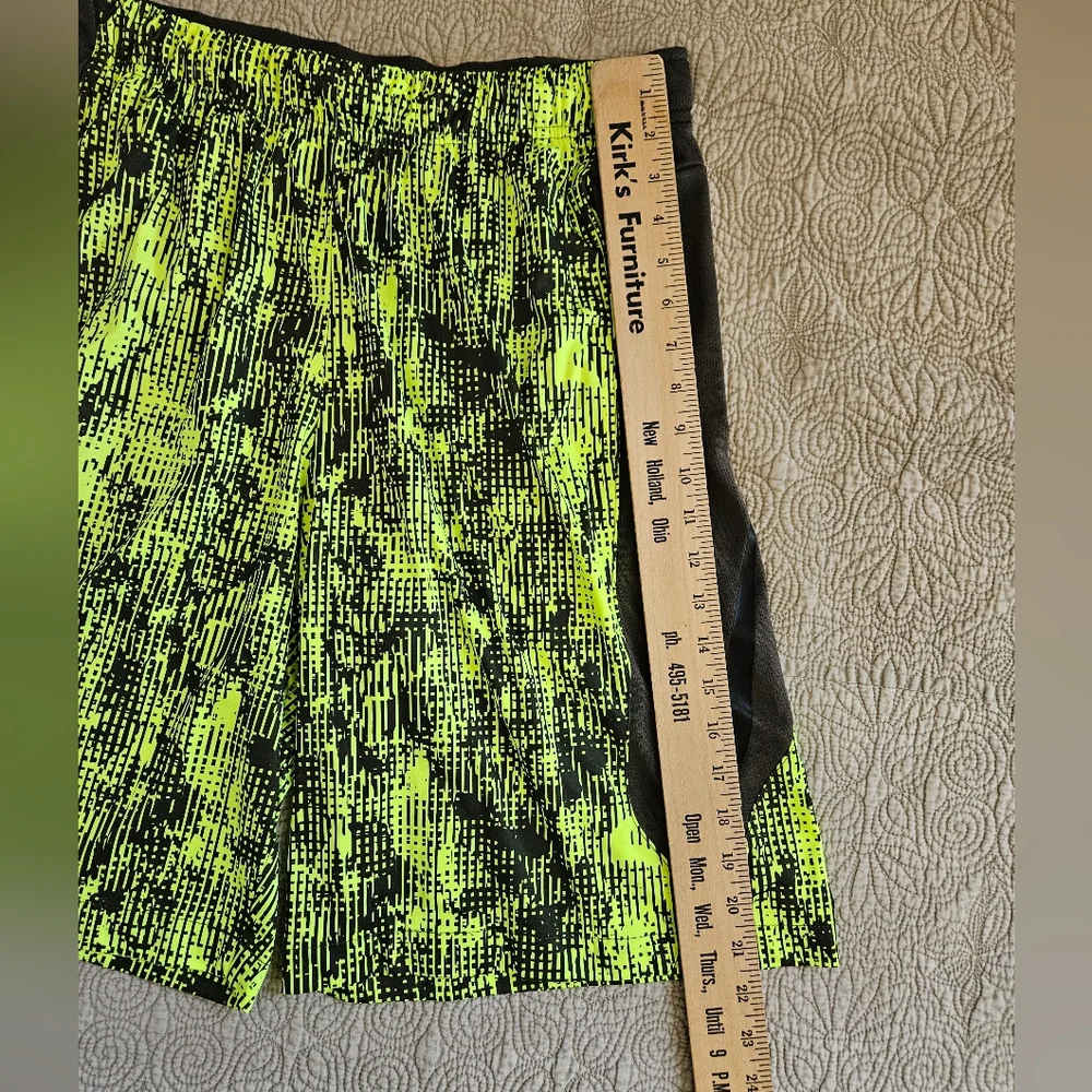 Mens athletic Nike shorts size L - Picture 9 of 9